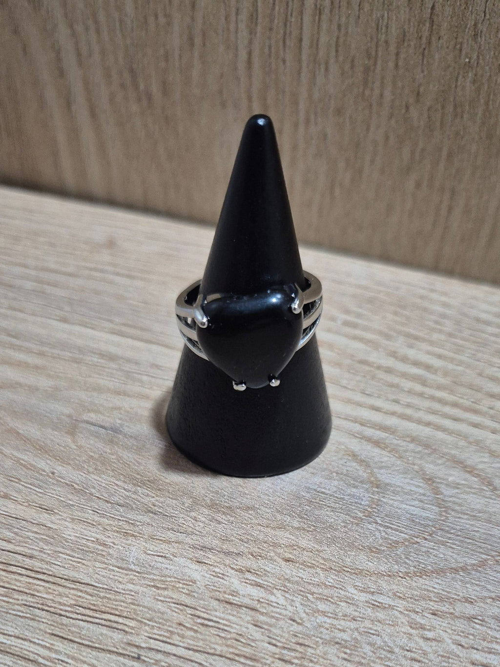 Silver-Plated Triple-Band Black Obsidian Heart Ring (Adjustable)