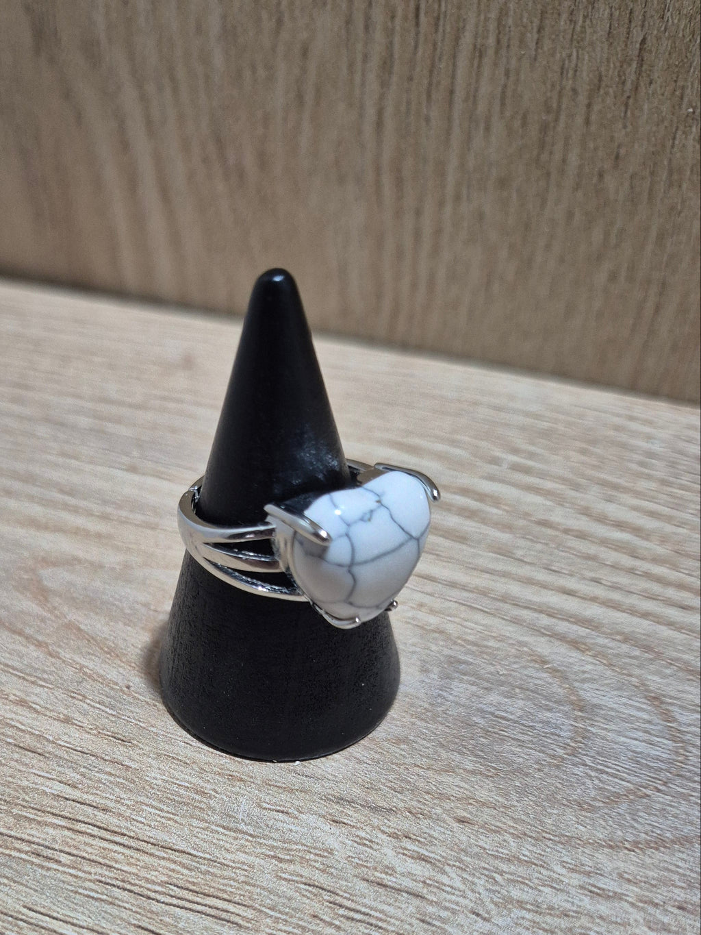 Silver-Plated Triple-Band Howlite Heart Ring (Adjustable)